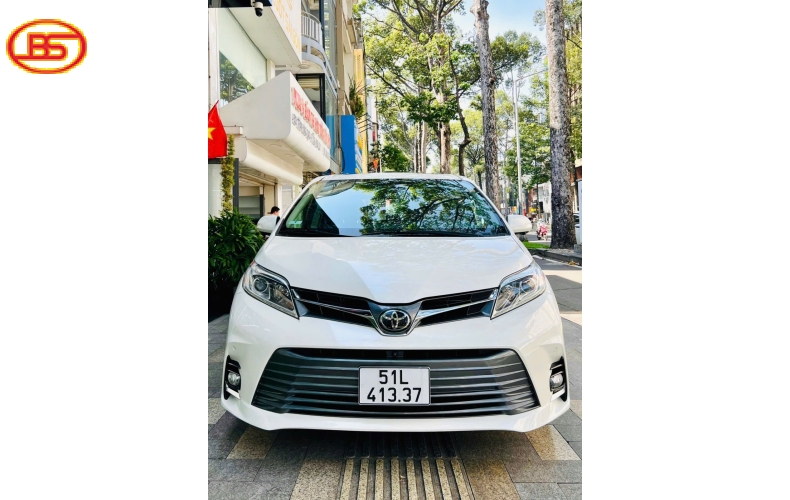 Toyota Sienna Limited 2018 đúng 61.000 km