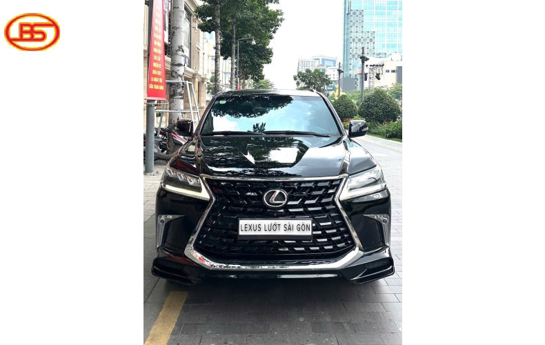 Lexus LX570 2016 nhập hãng đã lên 4 ghế VIP