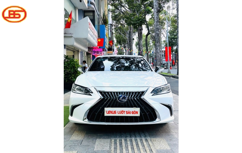 Lexus ES300H 2022 odo 61.000km trắng siêu tiết kiệm xăng