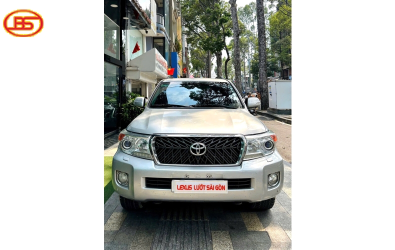Siêu phẩm Toyota LandCruiser LC200 2014 với odo 180.000km
